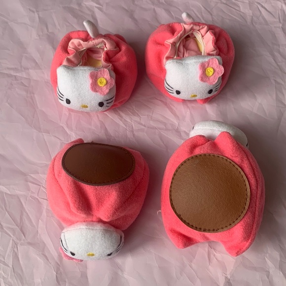Hello Kitty chair feet gloves (set of 4) - Picture 1 of 3